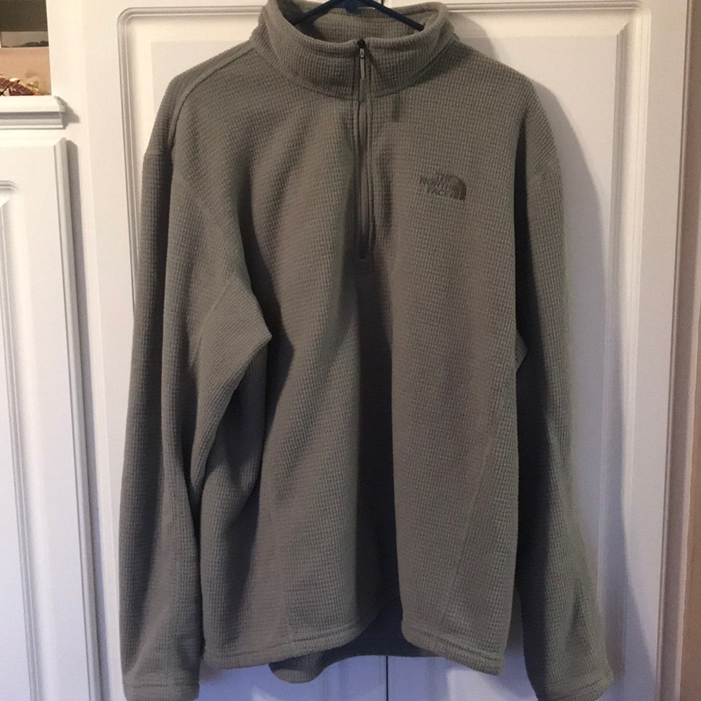 Men’s The North Face fleece sweater